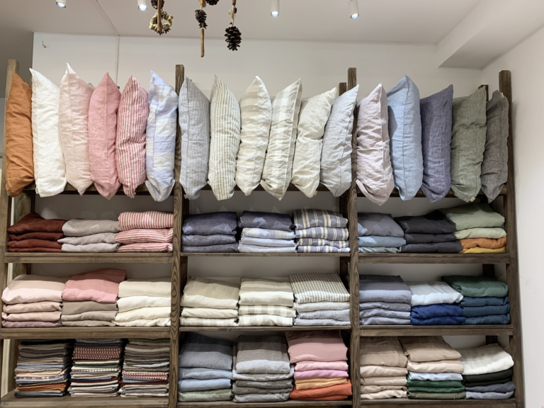 SCANDALINEN tập trung vào chăn ga gối linen