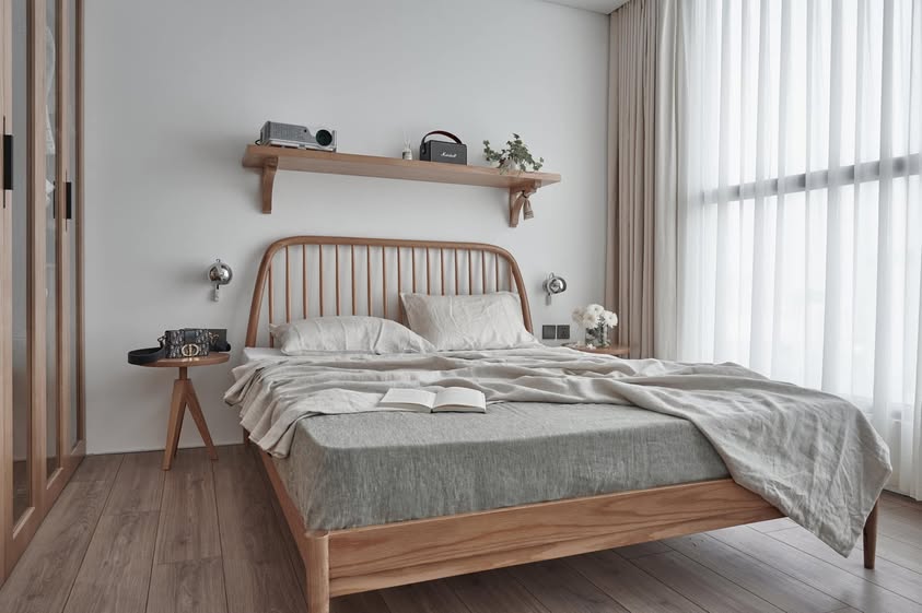 Phòng ngủ Japandi với chăn ga gối linen màu mộc flax