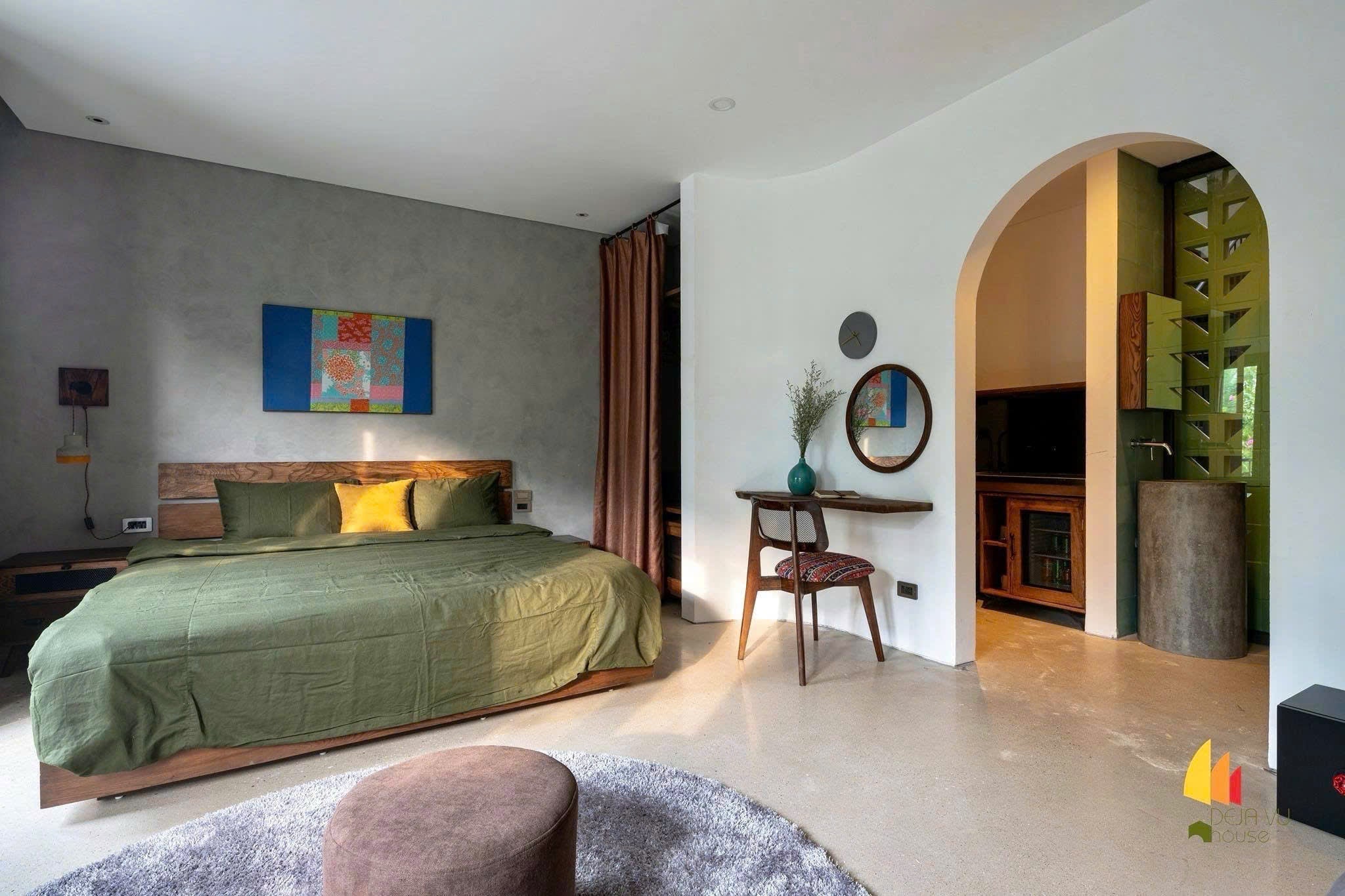 Homestay boho ở Hạ Long với chăn ga gối linen màu xanh olive